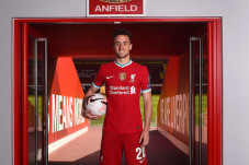 Liverpool Resmi Amankan...