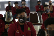 Edukasi Masyarakat,...