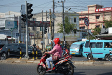 Tahun Depan, Empat Simpang...