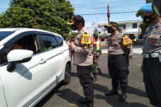 Belasan Ribu Orang Langgar...