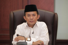 Menag Positif Covid-19,...