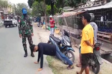 Tidak Pakai Masker,...