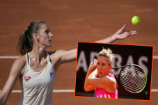 Simona Halep vs Karolina...