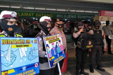 Jalan Kaki dan Pakai...