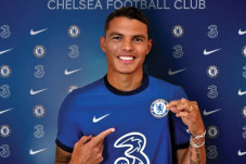 Misi Thiago Silva ke...
