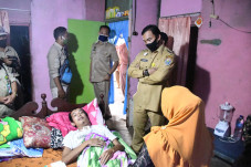 Tak Mampu Berobat, Bupati...