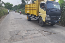 Sorot Proyek Jalan Janala-Cicangkal,...