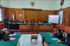 Dituntut Dua Bulan Soal...
