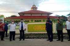 Menkominfo Tinjau Fasilitas...