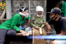 Hidup Sebatang Kara,...