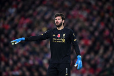 Lawan Arsenal, Alisson...