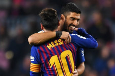 Biarkan Barcelona Buang...
