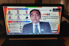 Universitas Dian Nusantara...