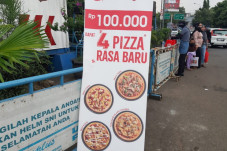 Siasat Resto Saat Pandemi,...