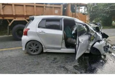 Yaris vs Truk, Seorang...