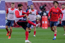 Puji Debut Suarez, Diego...
