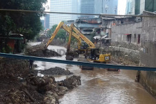 Naturalisasi Kanal Banjir...