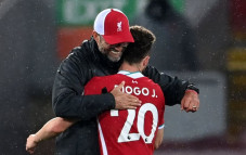 Liverpool Panen 400...