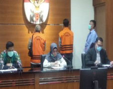 KPK Tahan Manajer Wilayah...