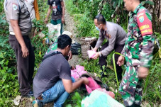 Polsek dan Koramil Sekayam...