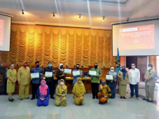 14 Sekolah di Surabaya...