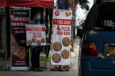 Resto Besar Rela Turun...