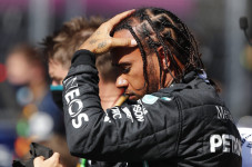 Lewis Hamilton Tuding...
