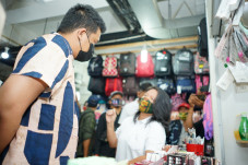 Blusukan ke Pasar Tradisional,...