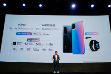 Keluarga vivo V20 Series...