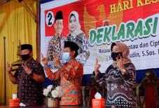 Peringati Hari Batik,...