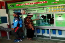 Bantu Kurangi Beban...