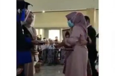 Tangis Haru Pecah saat...