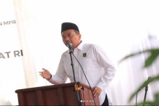 Guru Honorer Dapat Subsidi...