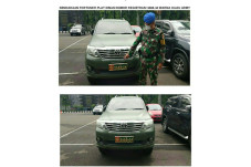 Warga Sipil Pakai Mobil...