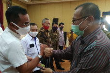 Akhyar Tawarkan Program...