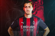 Resmi! Diogo Dalot Gabung...
