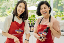 Hangatkan Mertua-Menantu,...