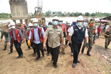 15 Tahun Mangkrak, Gubernur...