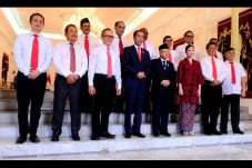Jokowi Tambah Dua Wakil...