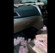 Mobil Tim Kampanye Paslon...