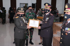 Ungkap Berita Hoaks...