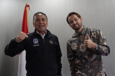 Sambut Marc Klok Jadi...