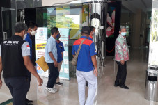Perwakilan 100.072 Buruh...