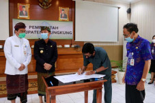 Pemkab Klungkung Kerja...