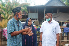 Di Hadapan Warga, Aska...