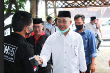 Tak Mau Berpaling, Warga...