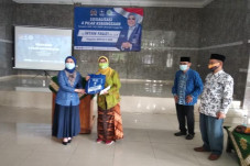 Anggota MPR RI Intan...