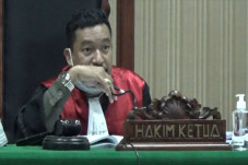 Sidang Kasus Pembunuhan,...