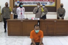 Pria Durjana di Kediri...