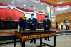 Herman Deru Hadiri Rapat...